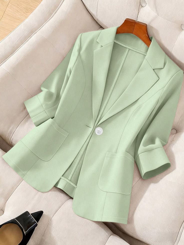 Neutral tailored fashion